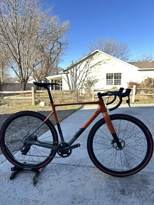 Van Dessel Full Tilt boogie Foto 1 de 4