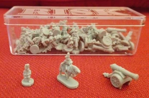 Risk 1998/ 1999 Board Game Hasbro Complete Replacement Army Light Gray/ Grey - Picture 1 of 1