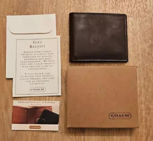 Portafoglio uomo Coach vintage pelle di bufalo acquatico bifold - marrone LEGGI - Foto 1 di 8