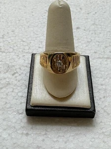 10K YELLOW GOLD DIAMOND RING .07 CARAT - Picture 1 of 5