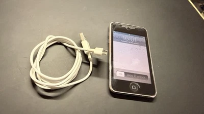 Apple iPod Touch 2nd Generation A1288 32GB Black/Silver - Working - Image 1 of 4