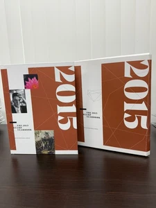 2015 USPS Commerative Stamp Yearbook Stamps Mounted on pages Dust Cover - Imagen 1 de 13