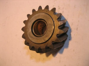 NOS 1966-72 CHEVROLET 3 SPEED SAGINAW TRANSMISSION REVERSE IDLER GEAR 17T - Bild 1 von 5