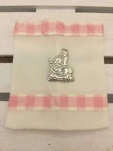 STOCK Bomboniera Sacchetto Misto Seta Bianco-Rosa Con Placchetta Argento Cicogna - Foto 1 di 1