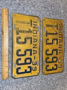 Indiana Truck Pair of License Plate 1939 T15 593 original paint - Picture 1 of 2