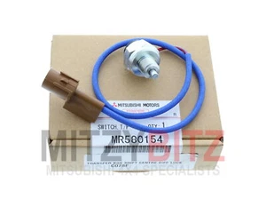 CENTRE DIFF LOCK POSITION SWITCH FOR MITSUBISHI PAJERO SHOGUN V65W MK3 3.5 GDi - Picture 1 of 5