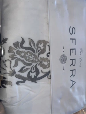 Sábana plana Sferra Saxon gris blanco completa Queen  Foto 1 de 3