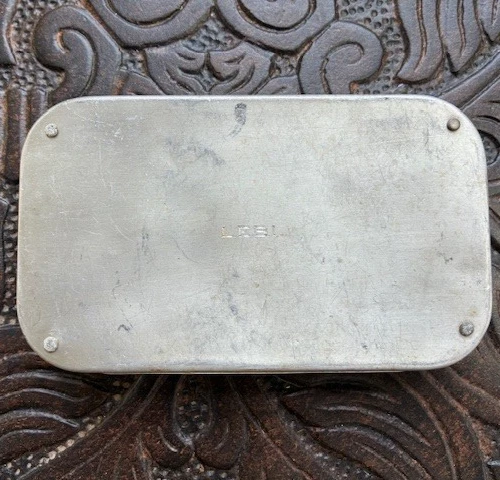 CAIXA DE PESCA COM MOSCA VINTAGE WHEATLEY (Reino Unido) 16 COMPT’s com 32 (14 NOVO) MOSCAS PLAYFAIR (SCO) - Imagem 1 de 4