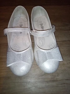 Sehr schöne, elegante Mädchenschuhe in Größe 33 - Bild 1 von 6