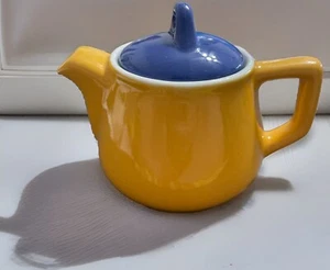 Vintage ✨Hall Pottery Single Serving 8-10 Oz. Yellow Blue Teapot - Picture 1 of 7