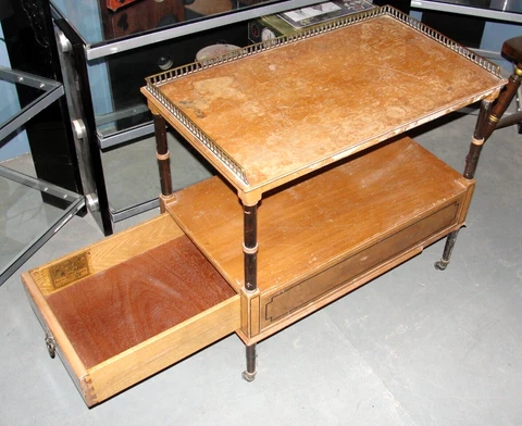 BEACON HILL MAHOGANY TEA CADDY SIDE TABLE DOUBLE FACED DRAWER BRASS LION ANTIQUE Cover