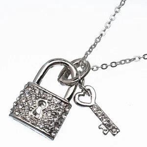 4.50 Carati Taglio Rotondo Trasparente Quarzo Chiave Blocco Stile 18K Oro Bianco - Foto 1 di 3