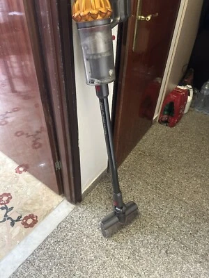 Dyson W15 Usato Poche Volte Ancora In Garanzia Ki Fosse Interessato Mi Contatta - Immagine 1 di 4