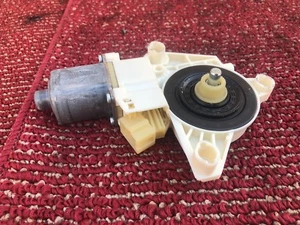 MERCEDES C63 C300 C250 C280 PUERTA TRASERA IZQUIERDA VENTANA MOTOR REGULADOR MOTOR OEM - Imagen 1 de 4