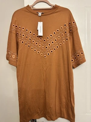 Vestido Camiseta Topshop Tostado Bordado Ojales Grande XS-S NUEVO CON ETIQUETAS 100 % Algodón Foto 1 de 4