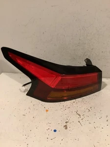 2019 -2021 NISSAN ALTIMA DRIVER LH QUARTER TAIL LIGHT OEM C42L-20070 TL - Foto 1 di 7