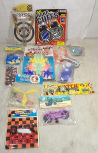 Lote de 12 juguetes novedosos de colección Dime Store Hong Kong Japón NOS premios Boardwalk - Imagen 1 de 12