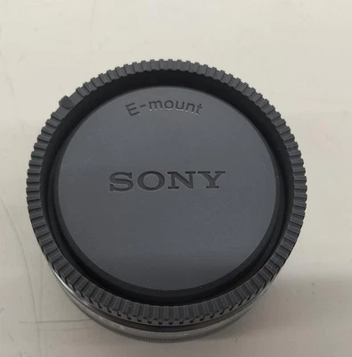 Lente gran angular Sony Sel16F28 para cámaras con montura E - Imagen 1 de 4