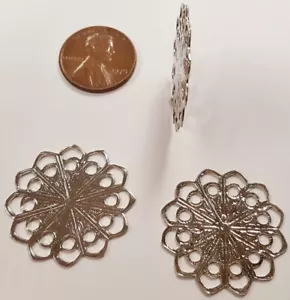 12 VINTAGE STEEL SILVER FILIGREE SNOWFLAKE 27mm FLAT METAL STAMPING FINDINGS N60 - Picture 1 of 3