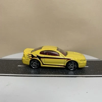 Hot Wheels Multipack Exclusive 1999-2004 Ford Mustang New Edge SN95 Yellow NM - Image 1 of 4