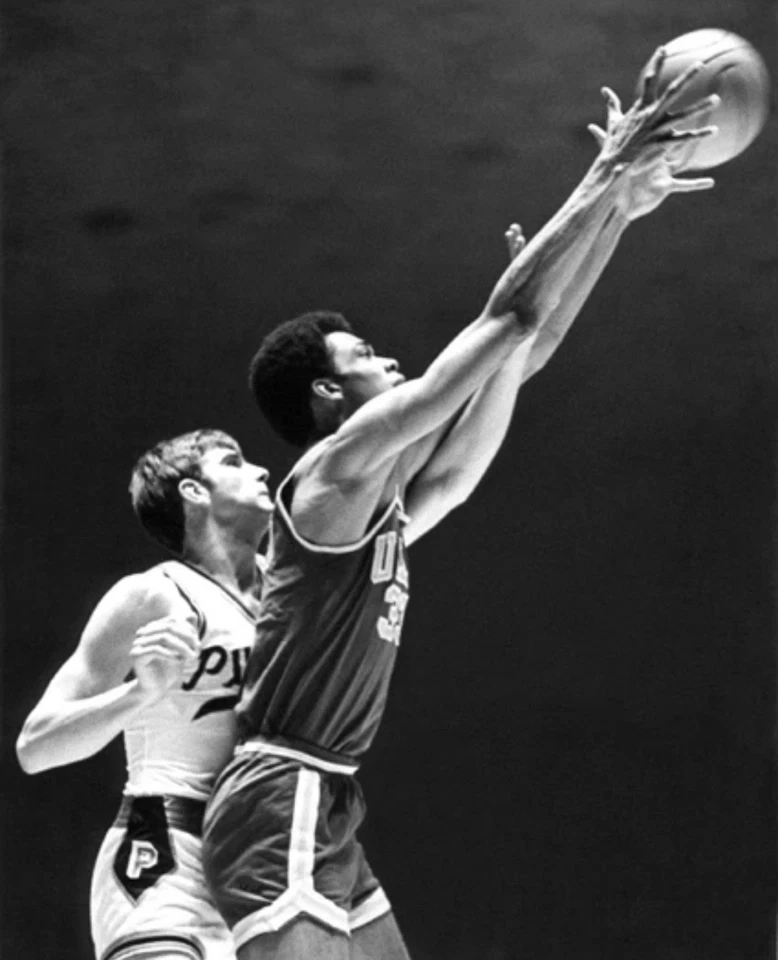 1969 UCLA LEW ALCINDOR Glossy 8x10 Basketball Photo KAREEM ABDUL-JABBAR Print - Image 1 of 1