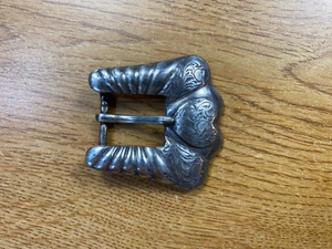 Scalloped Edge Silver Tone Heart Belt Buckle - Picture 1 of 2