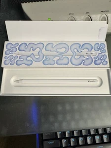 Apple Pencil Pro MX2D3AM/A White for iPad Pro M4 & iPad Air M2 Authentic - Picture 1 of 2