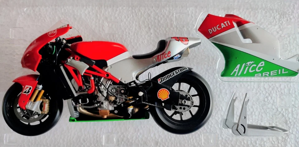 MINICHAMPS 1:12   DUCATI DESMOSEDICI  .  SETE GIBERNAU  .  MOTOGP 2006 - Photo 1/4
