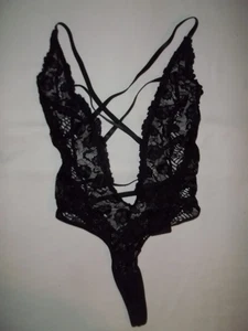 Romwe transparenter Tanga-Bodysuit Totenkopf/Fledermaus/Spinnennetzdruck Spitze S schwarz neu mit Etikett Gothic - Bild 1 von 3