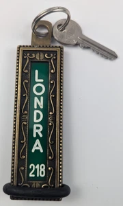 Rara etichetta portachiavi camera ottone Hotel Londra Italia vintage 218 originale 10,5x3 cm - Foto 1 di 9