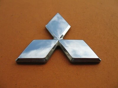 2011 2012 MITSUBISHI GALANT FRONT GRILLE EMBLEM LOGO BADGE SIGN 11 12 OEM A46939 - Image 1 of 4