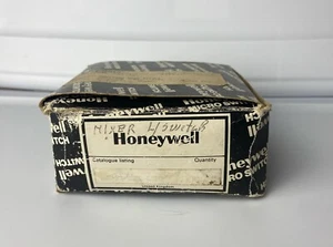 HONEYWELL Micro Switch BAF3-2RN2-RHPG Switch (X) - Picture 1 of 7