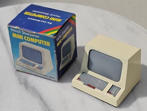 VINTAGE DIE CAST MINIATURE MINI COMPUTER PENCIL SHARPENER 1980's HONG KONG - Picture 1 of 17