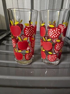 Vintage Trinkgläser x 2 Erdbeeren schwerer Boden - Bild 1 von 4