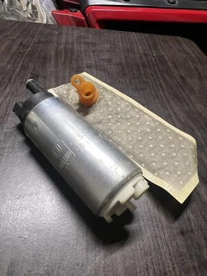 Bomba de combustible y calcetín Walbro 255lph originales para Honda Civic 1992-2000 Foto 1 de 2