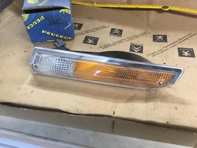 PEUGEOT 504 LUZ DELANTERA IZQUIERDA INTERMITENTE INDICADOR 630298 SEDÁN FAMILIAR PICKUP Foto 1 de 2