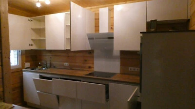 Nolte Küche Modell LUX mit weißen Lacklaminat Fronten und E-Geräten, 3 Jahre alt - Bild 1 von 4