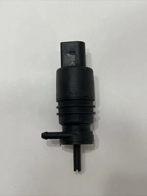 1999-2004 Volkswagen VW Jetta Golf WINDSHIELD WASHER PUMP / MOTOR K5955651 OEM - Image 1 of 3