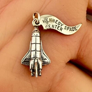 Vintage 925 Sterling Silver Kennedy Space Center Charm Pendant .75'' (2.5g) - Bild 1 von 4