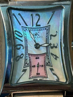 Reloj para mujer ADEE KAYE Beverly Hills. Muy raro. Esfera madreperla. Foto 1 de 4