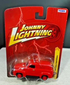 Johnny Lightning 1950 Chevy Panel Delivery Boston Fire 1/64 - Picture 1 of 2