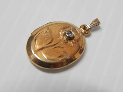 СТАРИННЫЙ ВИНТАЖНЫЙ ВИКТОРИАНСКИЙ МИНИАТЮРНЫЙ ОВАЛЬНЫЙ ЗОЛОТОЙ МЕДАЛЬОН С БРИЛЛИАНТОМ — ПРЕКРАСНЫЙ ПОДАРОК! - Изображение 1 из 4