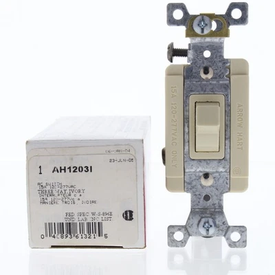 Interruptor de luz de parede Cooper Ivory industrial 15A 120/277V 3 vias B&S AH1203I - Imagem 1 de 4