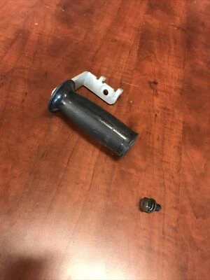 Conjunto de mango de piezas de sierra OEM para sierra cortadora doble CRAFTSMAN 5,6 AMP 5" 286,17589 Foto 1 de 4