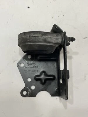 Оригинальный кронштейн 2001 VOLKSWAGEN JETTA (071-121-068-D) - Изображение 1 из 4