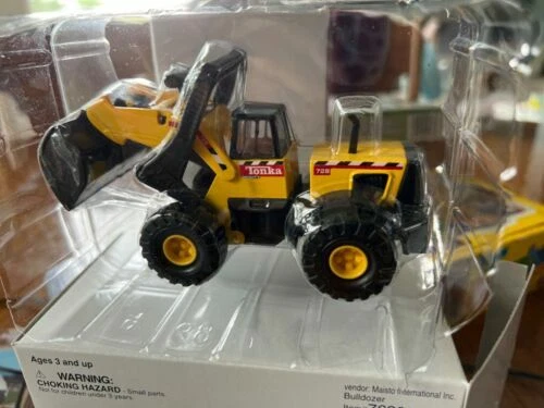 2001 TONKA MIGHTY 758 CRANE 4" DIECAST CONSTRUCTION VEHICLE #762914 - - Image 1 of 1