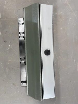 Oldsmobile Cutlass 442 1968 1969 guantera tablero moldura cierre pestillo F85 fabricante de equipos originales Foto 1 de 4