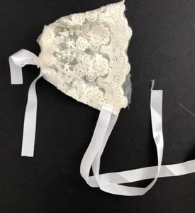 Vintage Handmade Baby Girls Ivory Lace Bonnet size 0-3 mo. - Picture 1 of 4