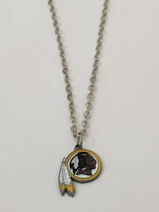 BOSTON REDSKINS SILVER PENDANT SOUVENIR NECKLACE - Picture 1 of 4