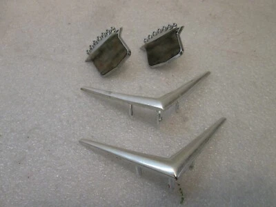 1978-80 Cadillac Deville Fleetwood painel de teto crista emblema V # 20099954 - Imagem 1 de 4